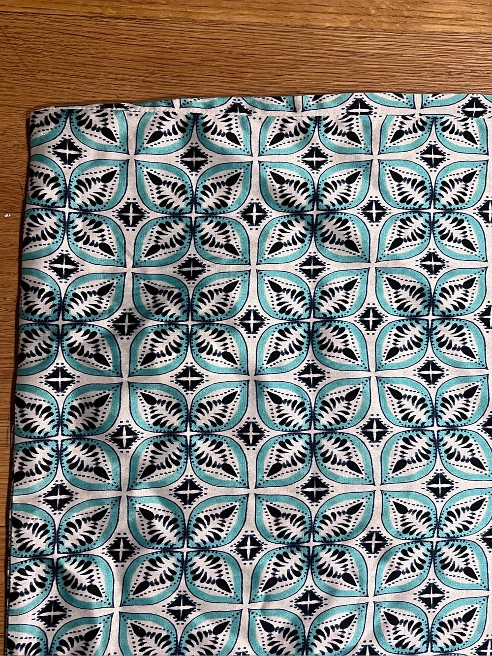 Pottery Barn Torrey Scarf Print Pillow Cover, Moroccan Print, Silk 18” x 18”